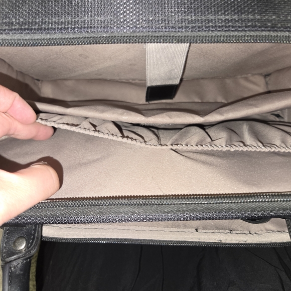 Samsonite - Black Rolling Bag - Picture 6 of 9